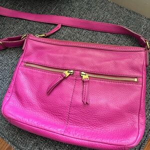 Fossil Elise Large Leather Crossbody Bag in Fuschia